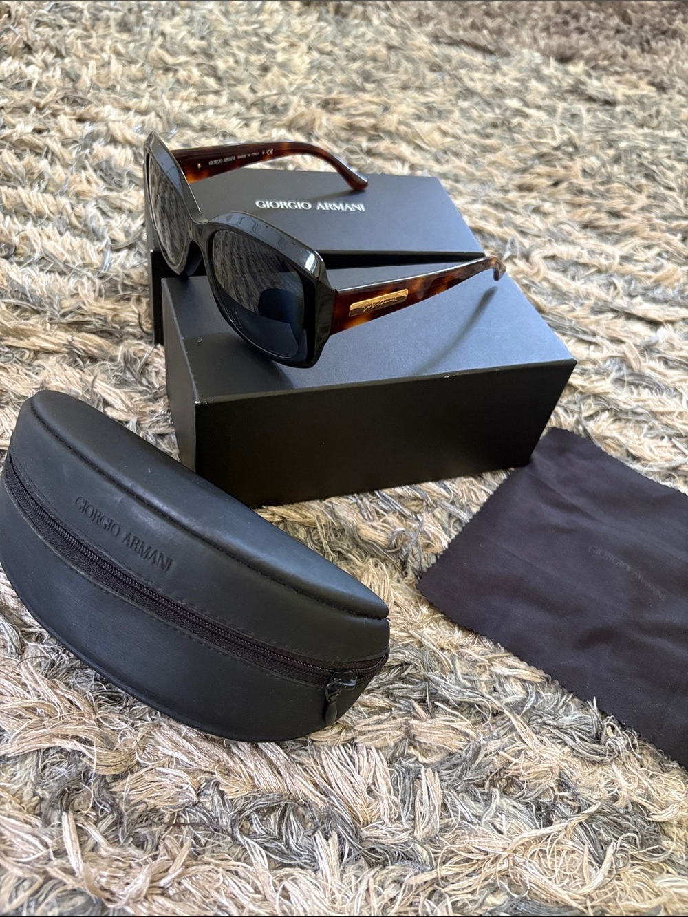 Giorgio Armani AR8002-F Black Tortoise Square Sunglasses Full Set